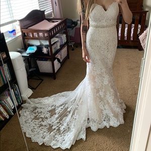 ⭐️ HOST PICK ⭐️Allure Wedding Dress C387